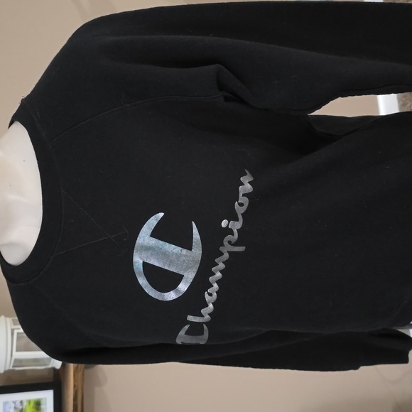 Champion Sweatshirt - Picture 5 of 6